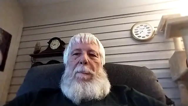 Snapshot of Futura_intx chatting on 02.08.26 Futura intx online show from 02.08.26