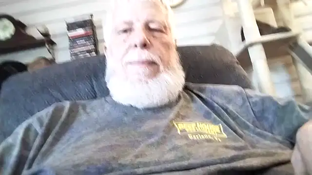 Snapshot of Futura_intx chatting on 02.19.26 Futura intx online show from 02.19.26