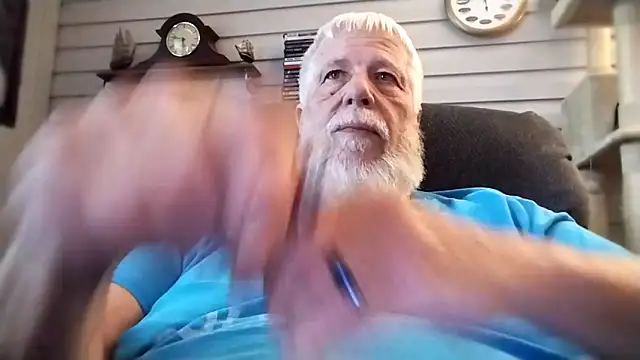 Snapshot of Futura_intx chatting on 02.24.26 Futura intx online show from 02.24.26