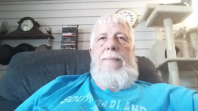 Snapshot of Futura_intx chatting on 02.26.26 Futura intx online show from 02.26.26