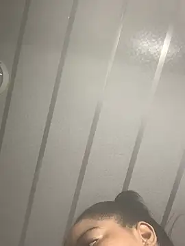 Snapshot of sexytinashe21 chatting on 02.27.26 sexytinashe21 online show from 02.27.26