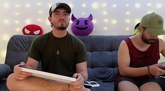 Snapshot of ErickBrant chatting on 02.05.25 ErickBrant online show from 02.05.25