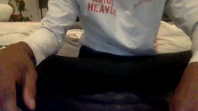 Snapshot of mileshighclub420 chatting on 01.04.25 mileshighclub420 online show from 01.04.25