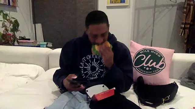 Snapshot of mileshighclub420 chatting on 01.07.25 mileshighclub420 online show from 01.07.25