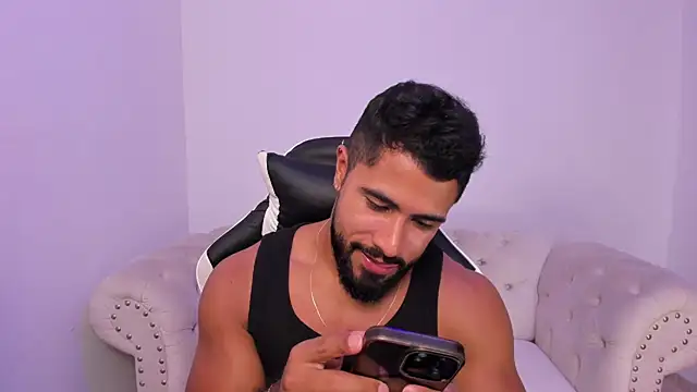 Santiago huntt online show from 03.04.26