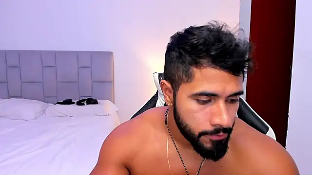 Santiago huntt online show from 04.10.26