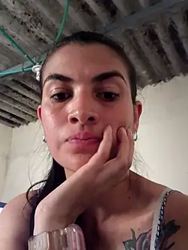 Snapshot of blue_and_whithe chatting on 04.08.26 blue and whithe online show from 04.08.26