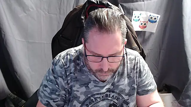 Snapshot of Streamlove77 chatting on 01.12.25 Streamlove77 online show from 01.12.25