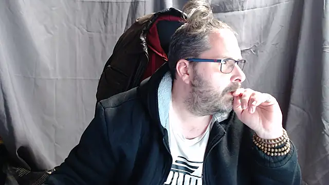 Snapshot of Streamlove77 chatting on 01.21.25 Streamlove77 online show from 01.21.25