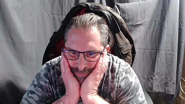 Snapshot of Streamlove77 chatting on 01.30.25 Streamlove77 online show from 01.30.25