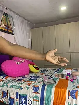 Snapshot of Aliana_Ross chatting on 02.14.25 Aliana Ross online show from 02.14.25