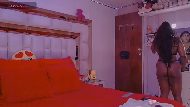 Snapshot of Aliana_Ross chatting on 09.11.25 Aliana Ross online show from 09.11.25