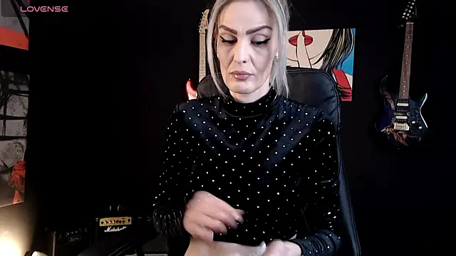 AshlineKatte online show from 03.20.25