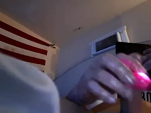 Snapshot of hesjustafriend chatting on 04.25.26 hesjustafriend online show from 04.25.26
