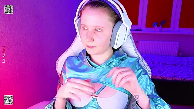 mon lola online show from 04.22.26