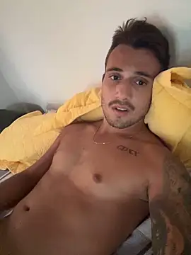 Snapshot of carvalhofelipe chatting on 01.19.25 carvalhofelipe online show from 01.19.25