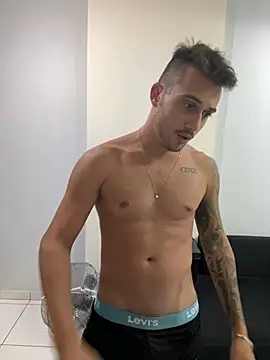 Snapshot of carvalhofelipe chatting on 02.28.25 carvalhofelipe online show from 02.28.25