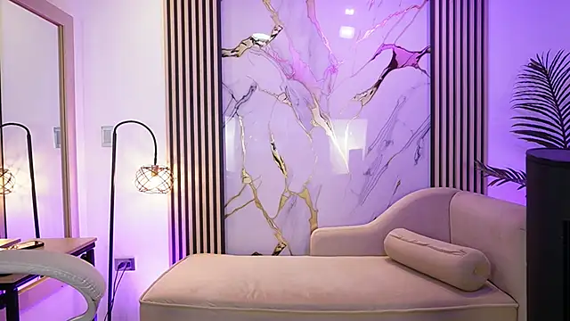 Emma Walkerr  online show from 04.04.26