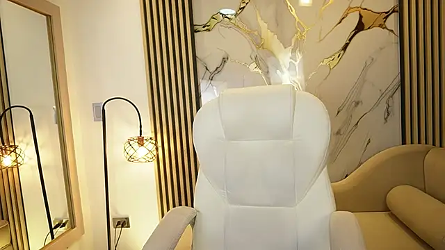 Emma Walkerr  online show from 04.06.26