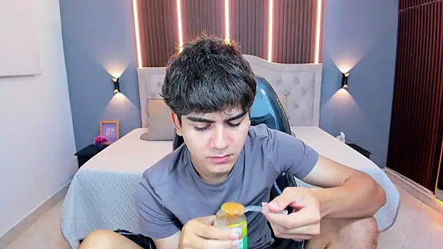 Tommy18   online show from 02.04.26