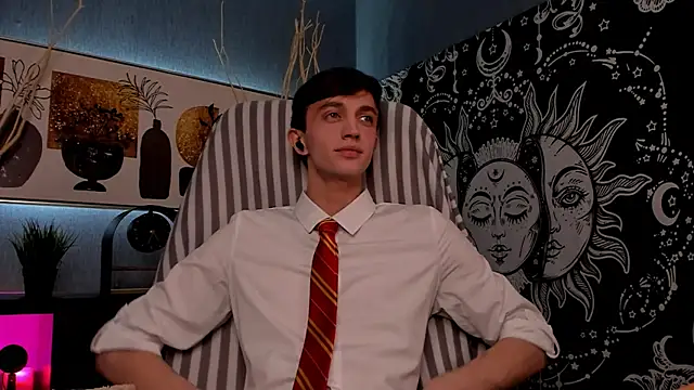 Snapshot of John_Weasley chatting on 01.08.25 John Weasley online show from 01.08.25