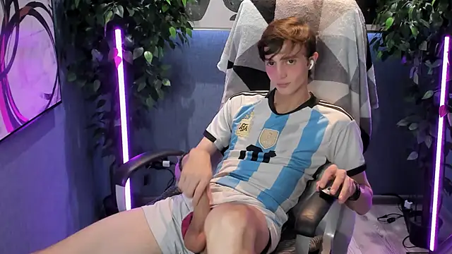 Snapshot of John_Weasley chatting on 09.22.25 John Weasley online show from 09.22.25