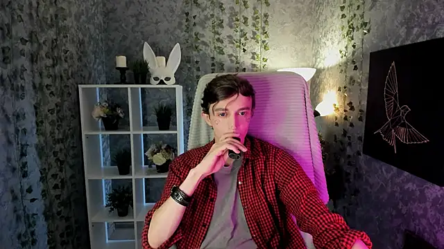 Snapshot of John_Weasley chatting on 10.30.25 John Weasley online show from 10.30.25