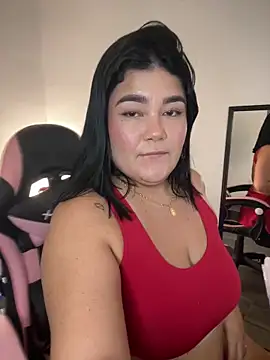 Snapshot of karla_hotgirl chatting on 12.18.25 karla hotgirl online show from 12.18.25