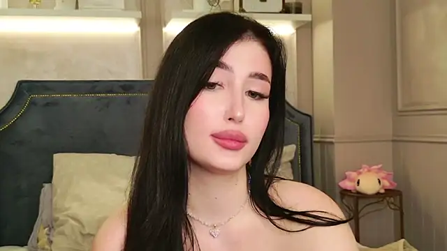 Snapshot of EmmaLawrens chatting on 09.19.25 EmmaLawrens online show from 09.19.25