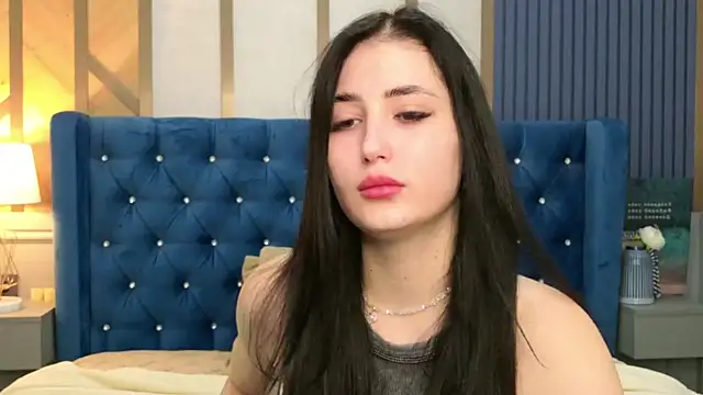 Snapshot of EmmaLawrens chatting on 09.19.25 EmmaLawrens online show from 09.19.25