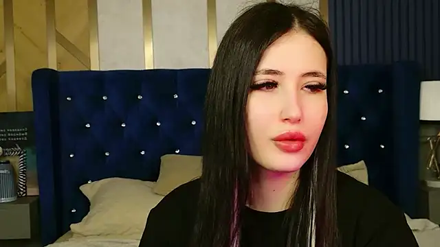 EmmaLawrens online show from 04.01.26