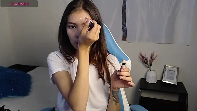 Snapshot of Aleska_Miami chatting on 03.21.25 Aleska Miami online show from 03.21.25