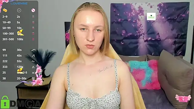 Snapshot of BeautyBlondy chatting on 05.20.26 BeautyBlondy online show from 05.20.26