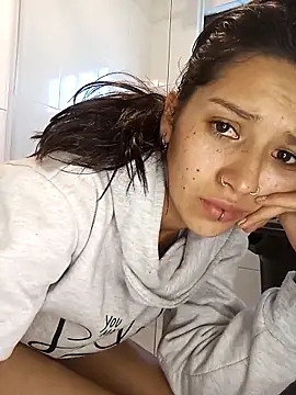 Snapshot of Cleo_Hott chatting on 03.15.25 Cleo Hott online show from 03.15.25