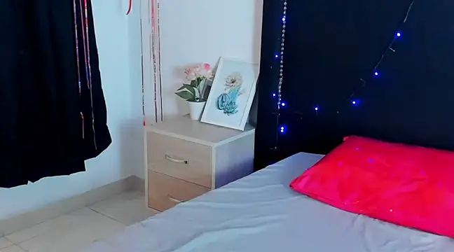 Snapshot of Cleo_Hott chatting on 03.21.25 Cleo Hott online show from 03.21.25