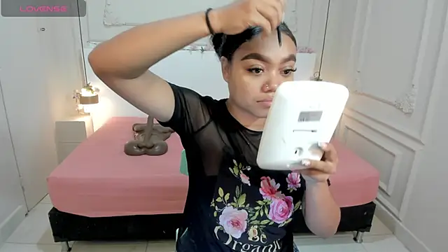 JasmineRose7 online show from 10.17.25