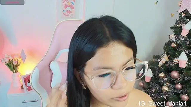 sweet dania  online show from 12.19.25