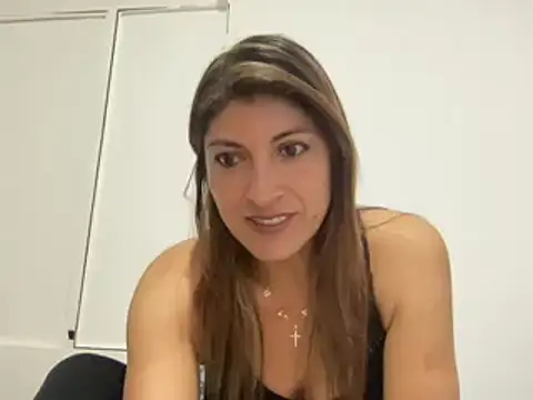 Snapshot of LunaBeya chatting on 02.24.25 LunaBeya online show from 02.24.25