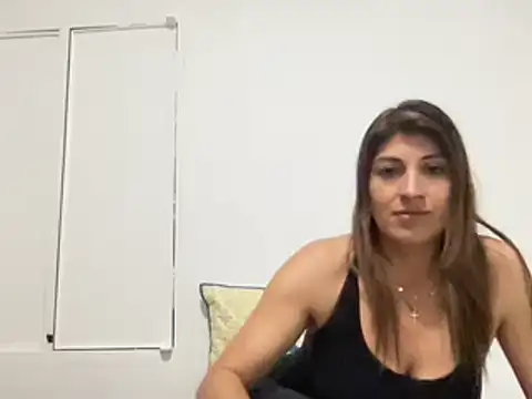 Snapshot of LunaBeya chatting on 02.25.25 LunaBeya online show from 02.25.25