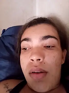 Snapshot of oliveira_k chatting on 03.21.26 oliveira k online show from 03.21.26