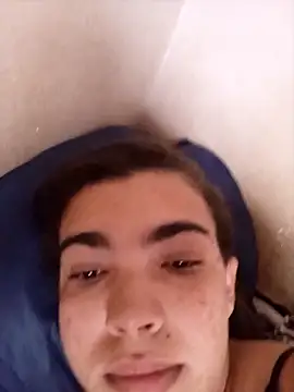 Snapshot of oliveira_k chatting on 03.28.26 oliveira k online show from 03.28.26