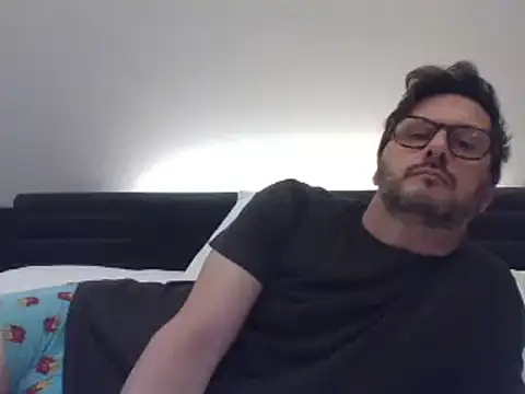 Snapshot of Cellino4 chatting on 02.05.25 Cellino4 online show from 02.05.25