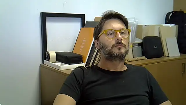 Snapshot of Cellino4 chatting on 10.11.25 Cellino4 online show from 10.11.25