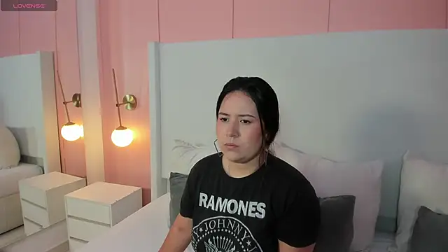 zoes milee online show from 10.02.25