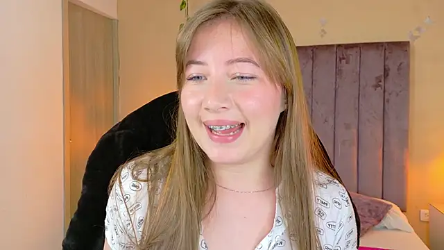 Dahlia Rousse online show from 03.01.26