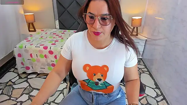 Snapshot of CamyMature chatting on 01.27.25 CamyMature online show from 01.27.25
