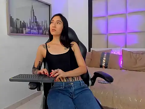 MeganPresleyy online show from 05.13.26