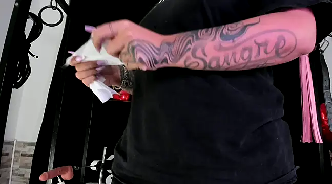 amyswallow7 online show from 02.14.25