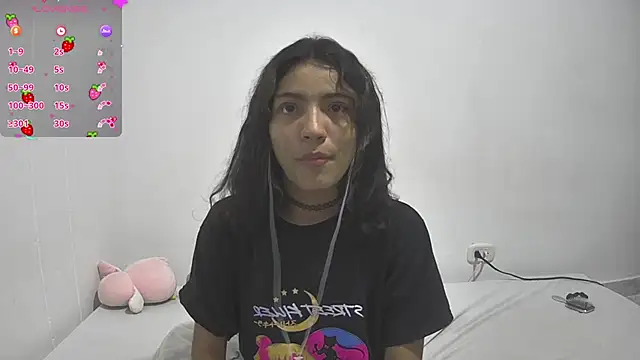 Snapshot of Lovelyamyy chatting on 01.14.25 Lovelyamyy online show from 01.14.25