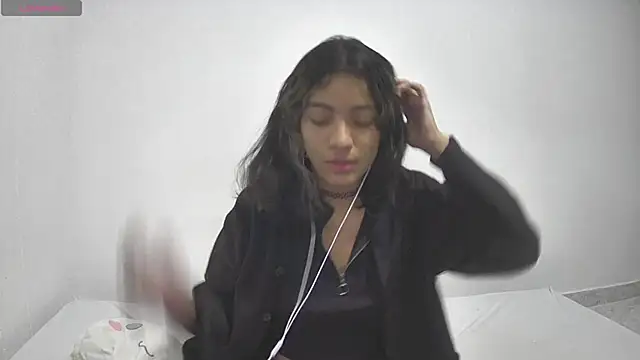 Snapshot of Lovelyamyy chatting on 01.15.25 Lovelyamyy online show from 01.15.25